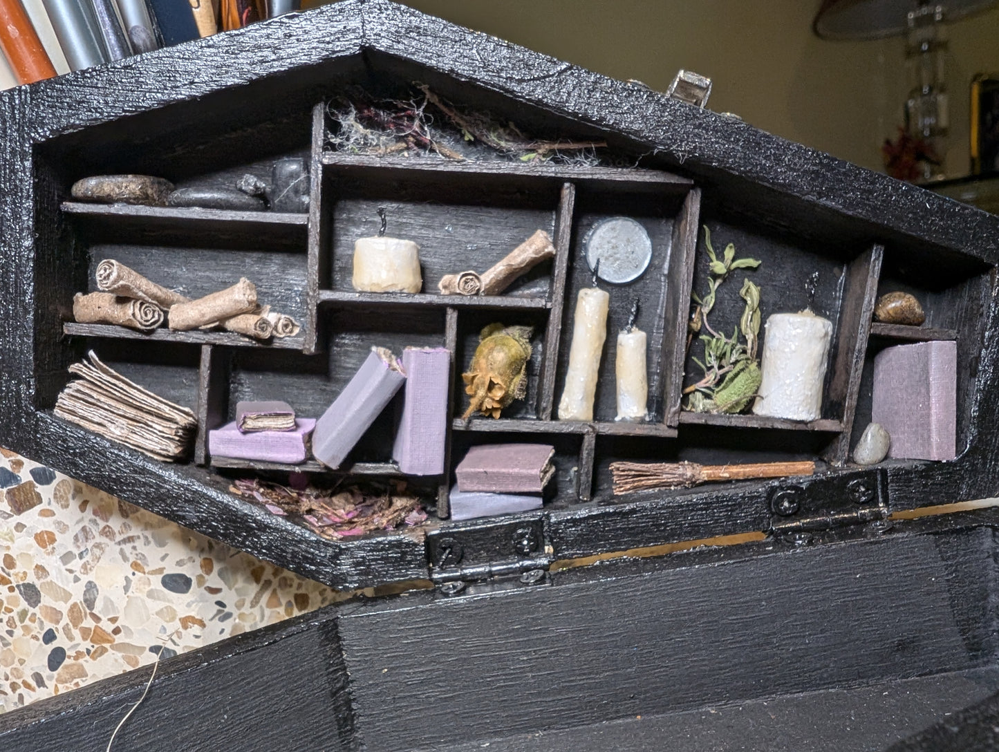 Broom Witch 1:24 scale